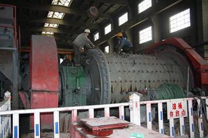 河南豫暉選礦球磨機工作現(xiàn)場圖